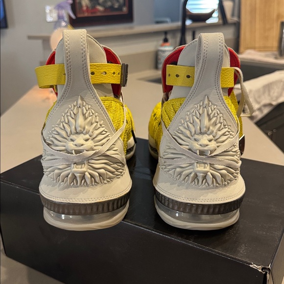 Nike LeBron 16 Harlem Stage